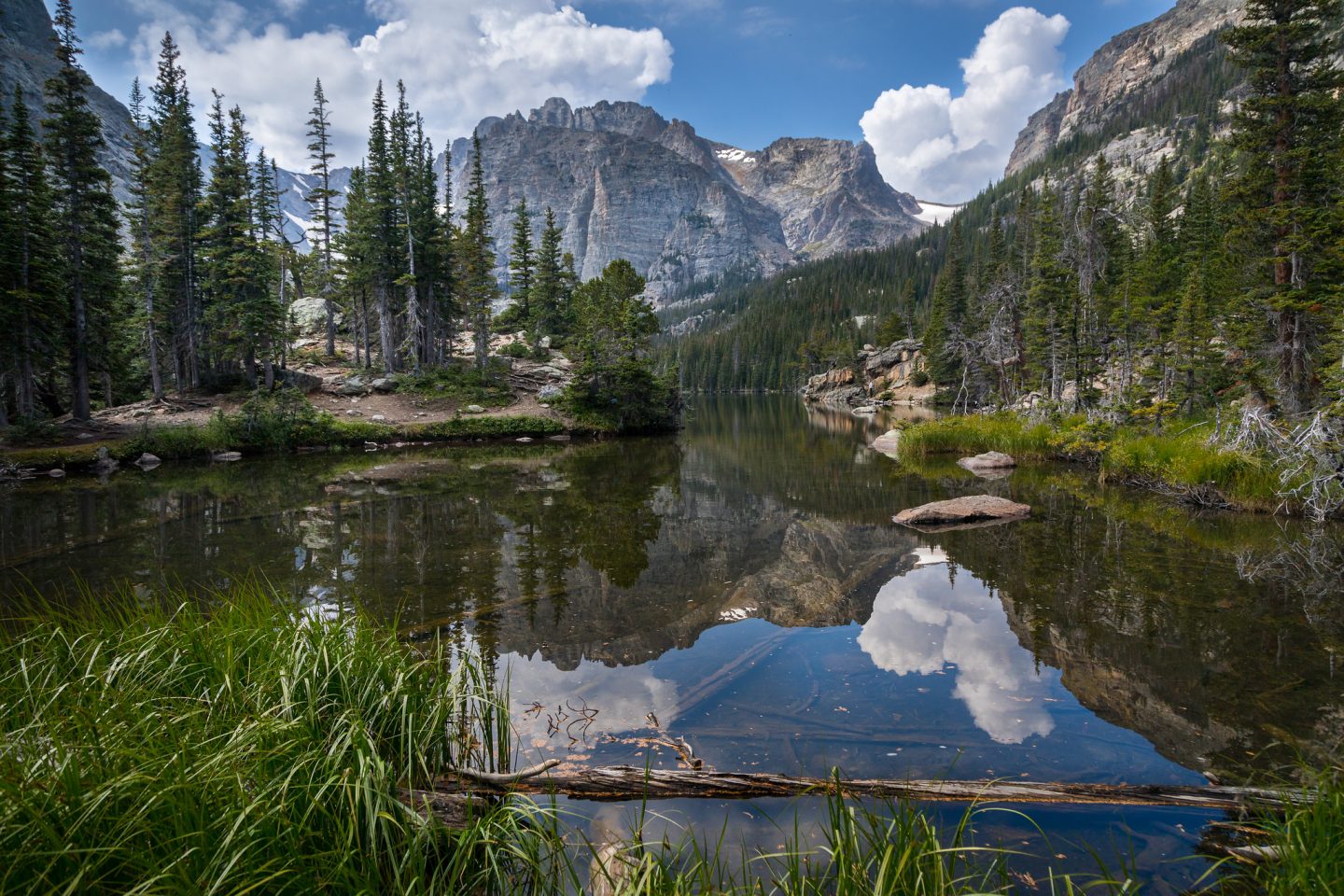 Estes Park, Colorado near Rocky Mountain National Park is in my top 10 favorite beautiful places in the US to visit.