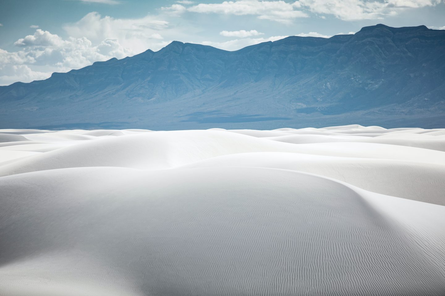 White Sands National Park near Alamogordo, New Mexico is in my top 10 favorite beautiful places in the US to visit.